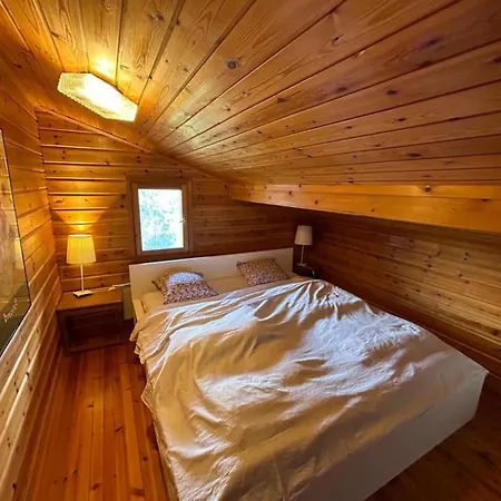 In Near Les Masses Chairlift Chalet