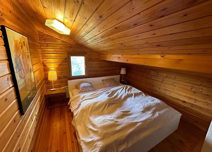 In Near Les Masses Chairlift Chalet